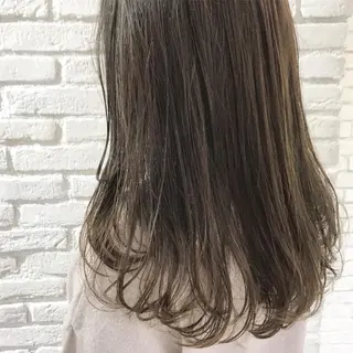 セミロング カラー 伊 杏のヘアスタイル
