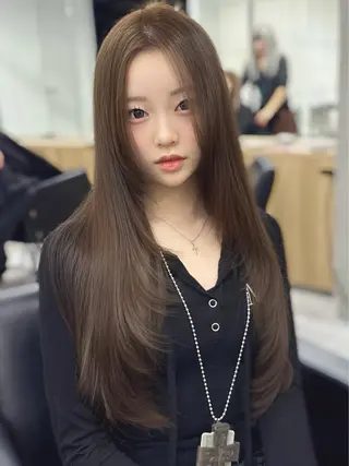 ロング PELE所属・サキ【渋谷ハイトーン /19歳美容師】のヘアスタイル