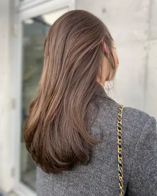 ミディアム カラー ヘアアレンジ mina 🌷のヘアスタイル