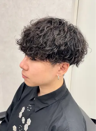 ショート パーマ メンズ 波巻きスパイラル 近藤剛　浦和のヘアスタイル