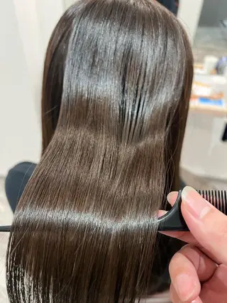 セミロング ブリーチ毛に縮毛矯正 ✨カラー✨山田 正幸のヘアスタイル