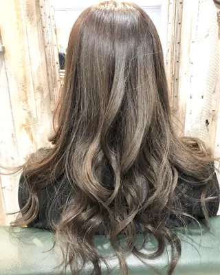 ロング 川野 賢のヘアスタイル