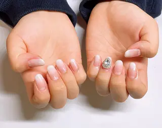 ネイル VIERU 🌈🎀💖のネイルデザイン