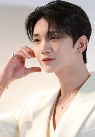 パーマ メンズ メンズセンターパート 🇰🇷wakanaのヘアスタイル