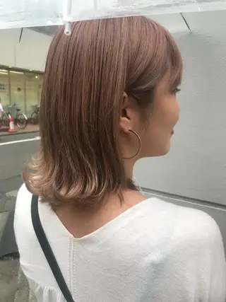 ミディアム カラー ヘアアレンジ サナ🌱 切りっぱなしボブのヘアスタイル