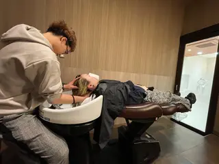 脱白髪染め白髪ぼかし TERA（寺崎）のヘアスタイル