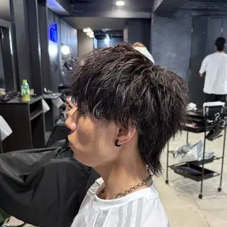 ミディアム パーマ メンズ 難波/メンズウルフ・ フェザーパーマ鶴田文のヘアスタイル