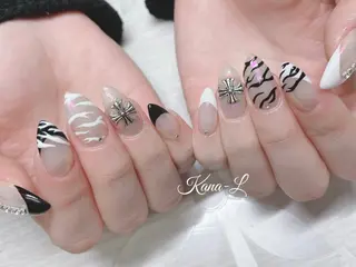 ネイル 芦辺 香奈のネイルデザイン