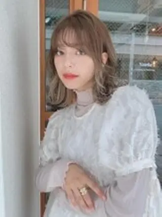 セミロング カラー rubik's京橋 店のヘアスタイル