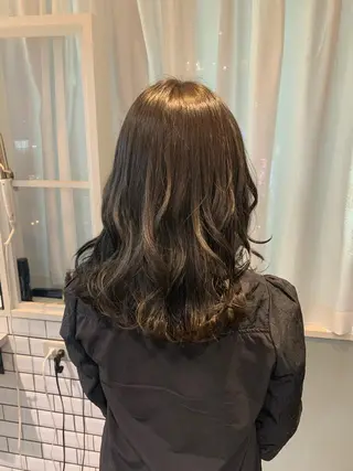 ミディアム カラー ヤマナカ エリカのヘアスタイル