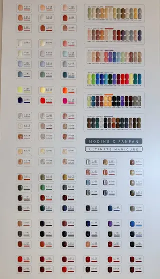 ネイル 秋吉 真寿美のネイルデザイン