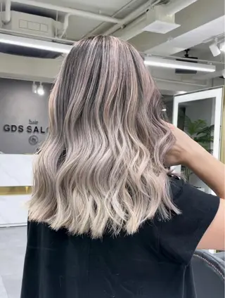 セミロング senjyu GINZA所属・バレイヤージュ/ハイ ライト/庄司鉄平のヘアスタイル