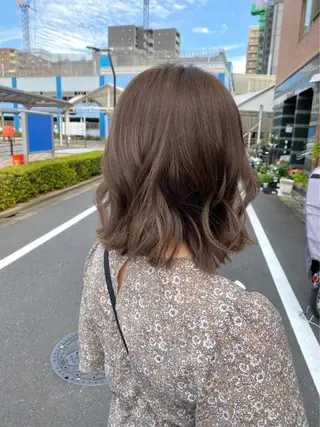 ミディアム カラー she2新宿所属・✨️極艶髪質改善✖️ クロスパーマ✨のヘアスタイル