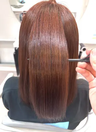 セミロング カラー REM所属・渋谷 とまとのヘアスタイル