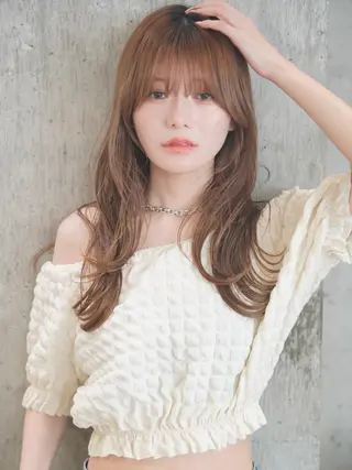 セミロング yelm所属・🫒オリーブカラー ミディアムレイヤー✨のヘアスタイル