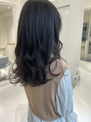 セミロング カラー 伊藤 由季 603号室のヘアスタイル