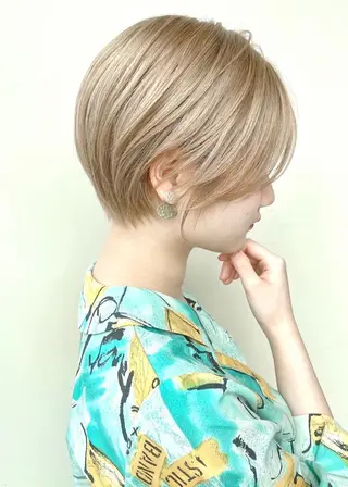 ショート カラー 伊奈 航平のヘアスタイル