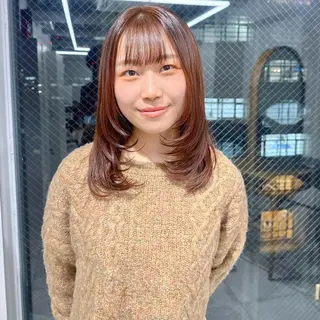 ミディアム カラー ブリーチなし/レイヤ ー特化🌈Tommyのヘアスタイル