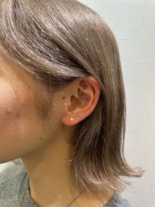 ﾚｲﾔｰ/ﾊｲﾄｰﾝ WAKANAのヘアスタイル