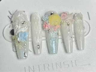 ネイル KARI ネイルサロンのネイルデザイン