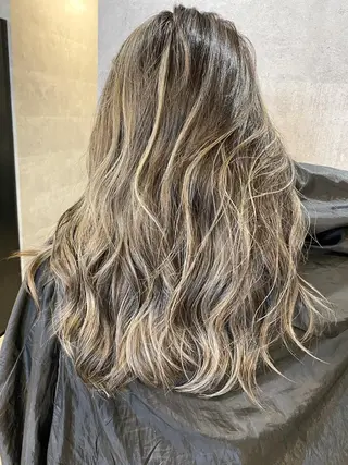 セミロング カラー ヘアアレンジ ネイル マツエク・マツパ 井上 一平のヘアスタイル