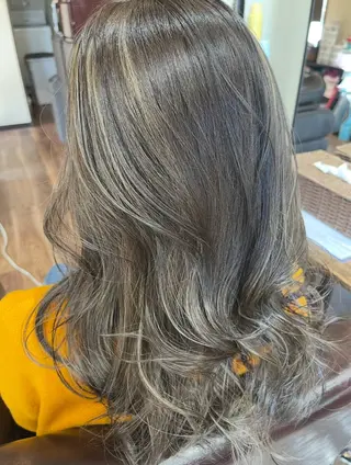 カラー Hair Magic TreAsure所属・Yu kaのヘアスタイル