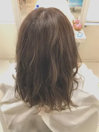 セミロング カラー ヘアアレンジ 【センターパート/ マッシュ】ryokaのヘアスタイル