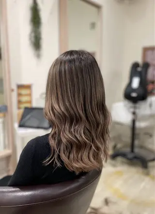 セミロング カラー KR2S中百舌鳥店所属・山中 萌香のヘアスタイル