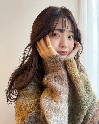 ロング カラー 佐藤 永夏のヘアスタイル