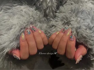 ネイル エミラボーテ 心斎橋店所属・ODA HIMARIのネイルデザイン