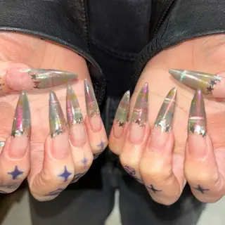 ネイル 🪐富島彩夏 /海外nail🪐のネイルデザイン