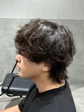 ショート カラー パーマ メンズ 【シャドウパーマ センターパート】義心のヘアスタイル