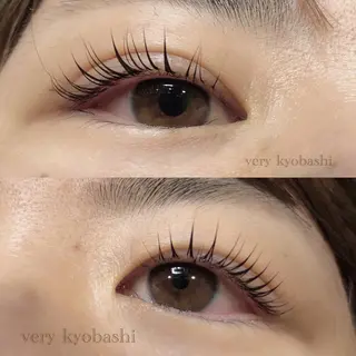 マツエク・マツパ Very (ベリー)所属・吉田 彩花の眉毛・アイブロウイメージ