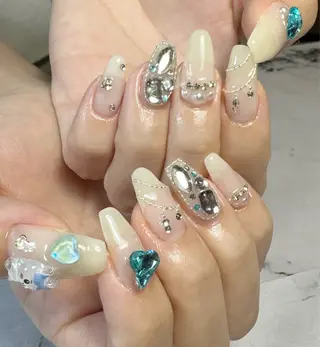 ネイル 新山 聖のネイルデザイン