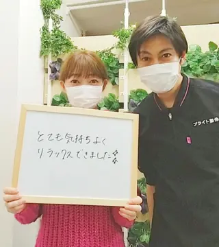 ショート カラー 小顔矯正 頭痛専門のブライト整体 所属・ブライト整体 〜1人整体.完全予約のエステ・リラクイメージ