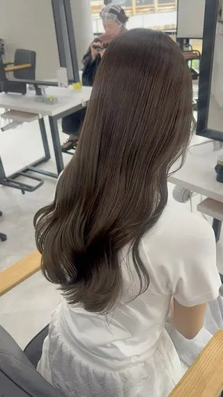 ロング カラー 赤み無し柔らかカラー 【梅田】madokaのヘアスタイル