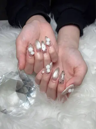 ネイル 藪木 七海のネイルデザイン