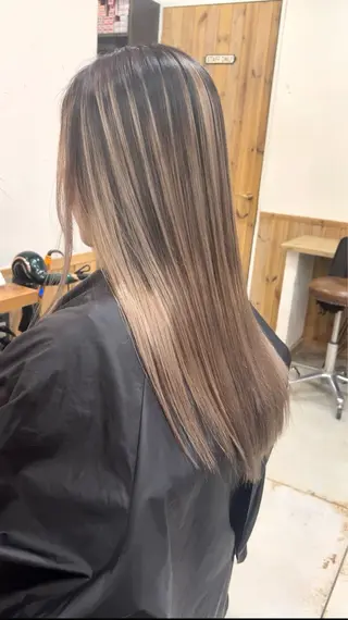 ロング カラー hair  design Norm所属・ハイライトバレイヤー ジュ🎨川村聖吾🎨のヘアスタイル