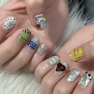 ネイル LAVISH nanamiのネイルデザイン