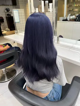 セミロング 寒色＆ブリーチ特化 寒色MiOのヘアスタイル