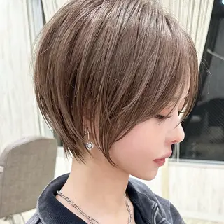 ショート Ayaka🖤 ブリーチなしカラーのヘアスタイル