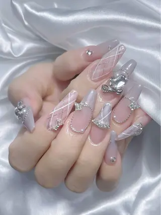 ネイル LEELA NAIL STUDIO所属・LEELA NAIL STUDIOのネイルデザイン