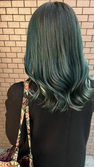 セミロング カラー 艶髪/ハイトーン/ ヘアセット/モエノのヘアスタイル