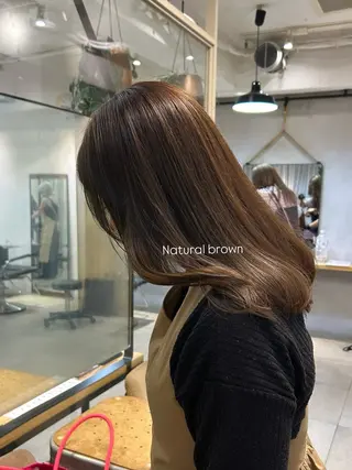 カラー moeka 表参道のヘアスタイル