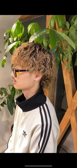 ミディアム パーマ メンズ ナツハラ サトシのヘアスタイル