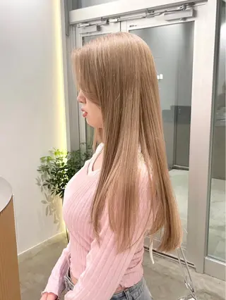 ロング Kurt by deco所属・hana /ハイトーンカラーのヘアスタイル