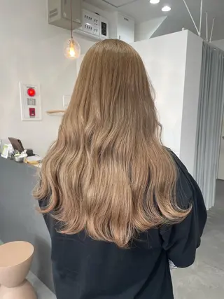 ロング カラー uru"所属・uru" すずきさゆりのヘアスタイル