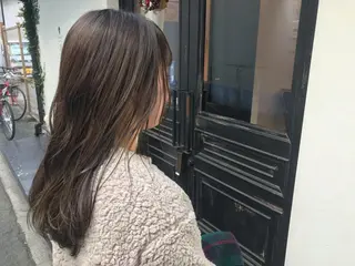 セミロング カラー tonari 梅田、中崎町のヘアスタイル
