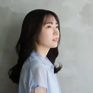 ロング カラー 安岡美咲✂︎ 艶カラー/髪質改善のヘアスタイル