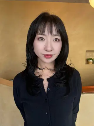 セミロング 西田 朋華のヘアスタイル